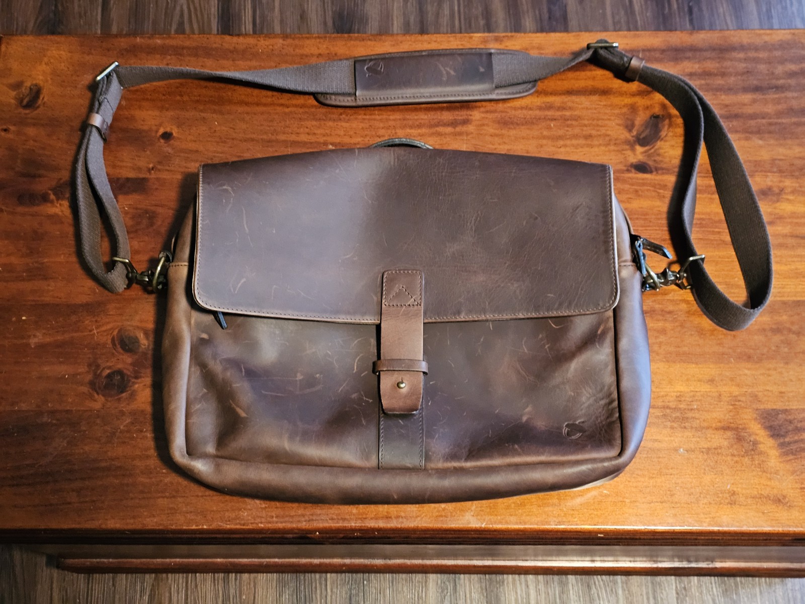 Nutsac Jones 15 Messenger Bag in OxBlood Leather