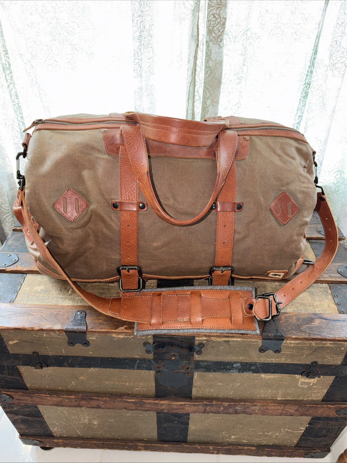 Buffalo Jackson Dakota Waxed Canvas Duffle Bag Leather Has a Shoulder Strap