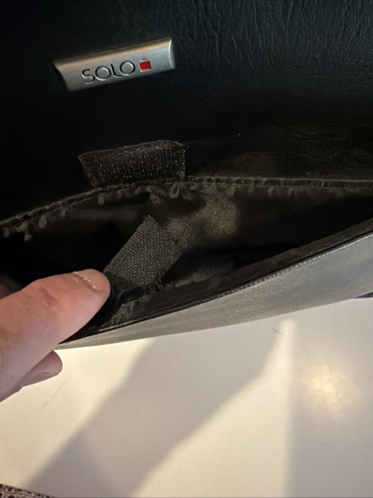 Solo Leather Briefcase Laptop Shoulder Crossbody Messenger Bag Black Med 15”