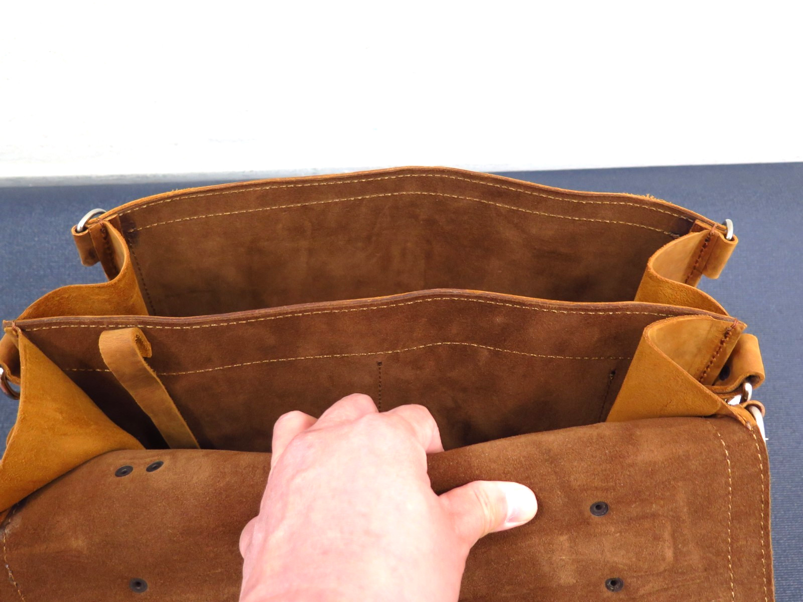 Saddleback Leather OLD LOGO 16″ LARGE CLASSIC BRIEFCASE Tobacco Brown 2-Rivet