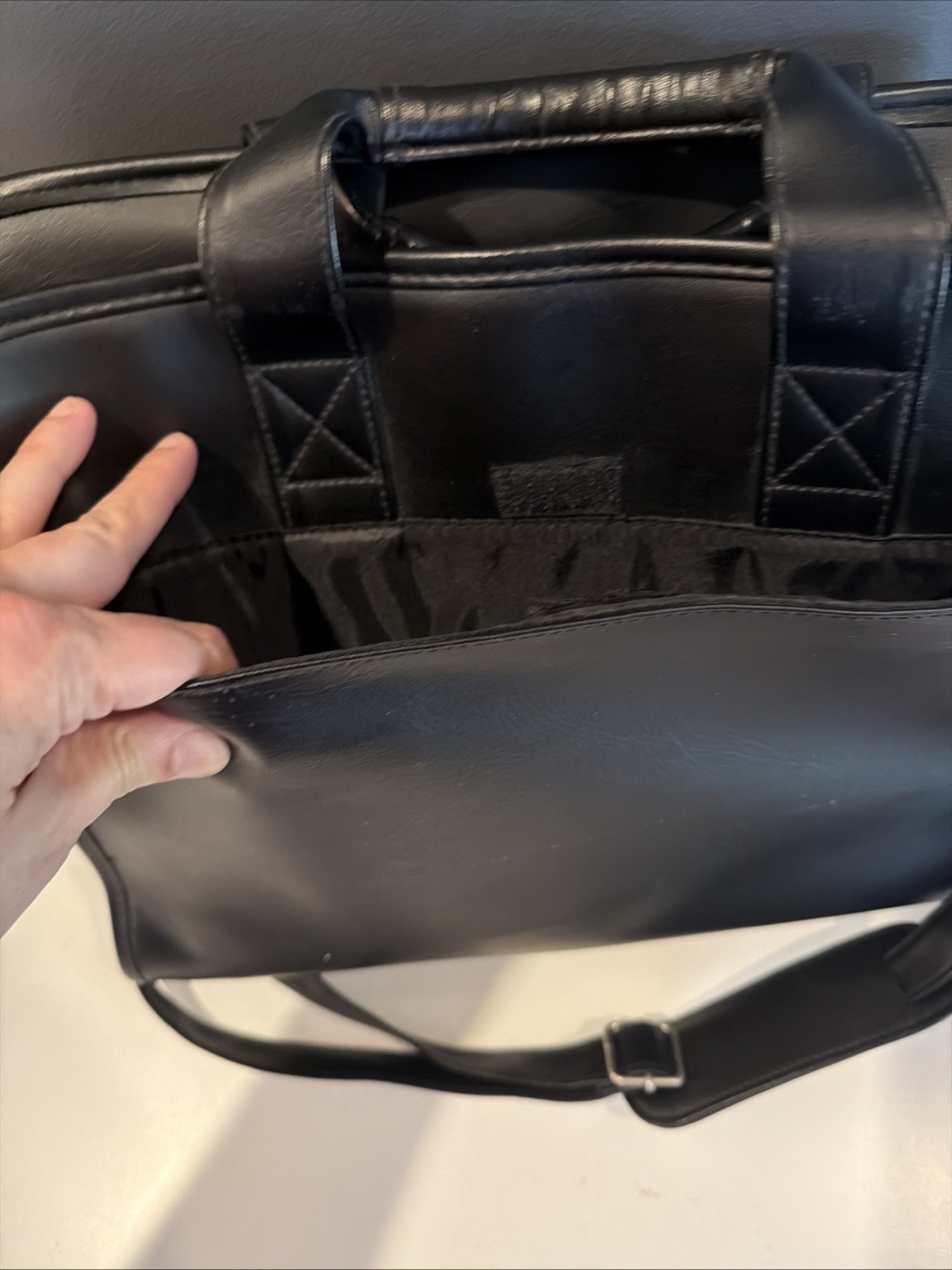Solo Leather Briefcase Laptop Shoulder Crossbody Messenger Bag Black Med 15”