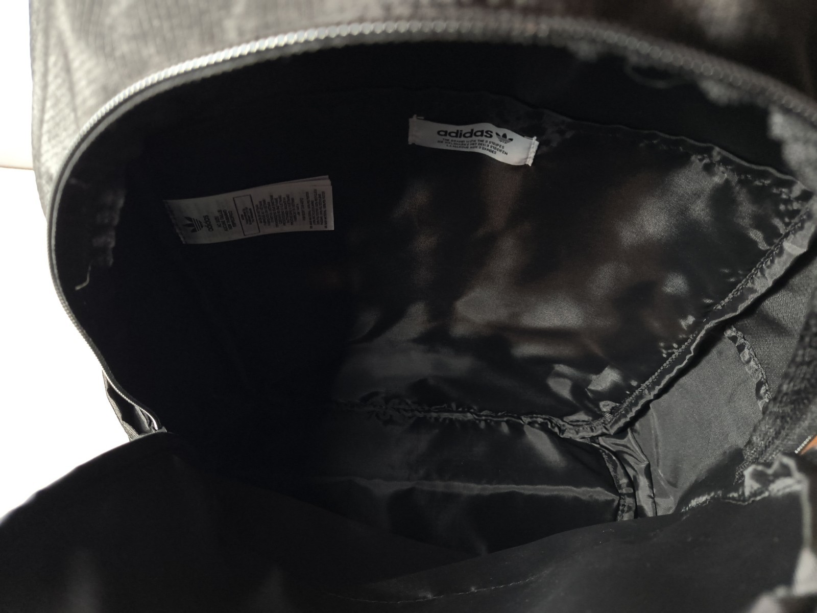 Adidas / ADICOLOR Backpack /IT7602/ Black / L