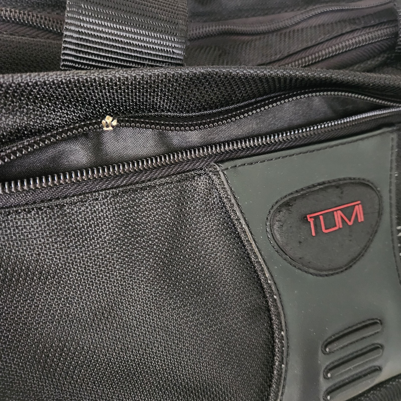 Tumi T-Tech T2 Carry On Expandable Nylon Ballistic Laptop Briefcase Bag w/ Strap