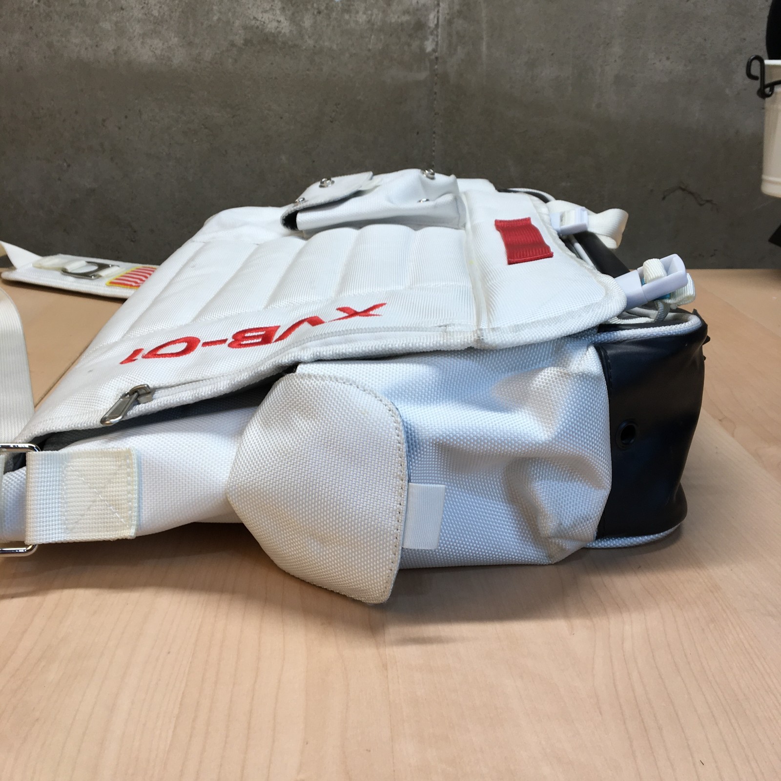 Thinkgeek 2001: A Space Odyssey Messenger Bag White NASA Astronaut Theme Laptop