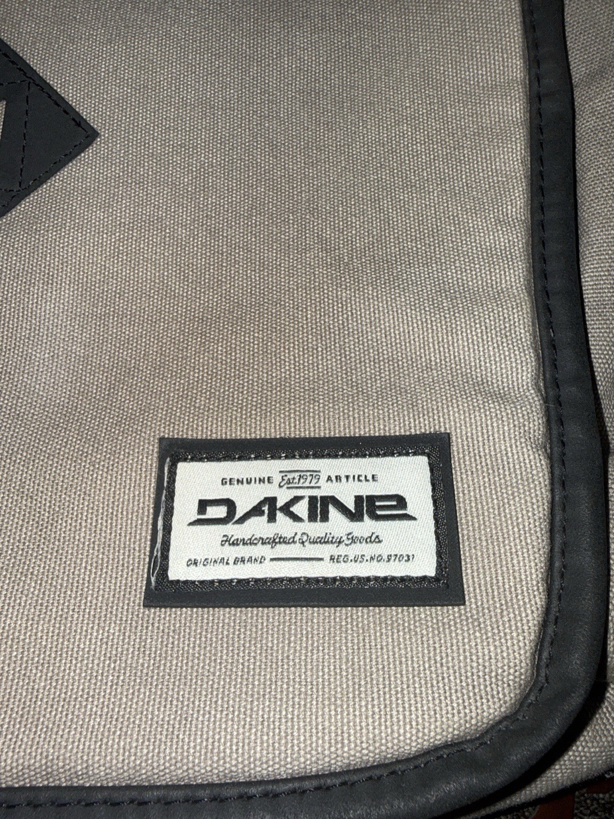 Dakine Solid Messenger Bag Beige/Black, Adjustable Strap, Zip/Buckle, Pockets