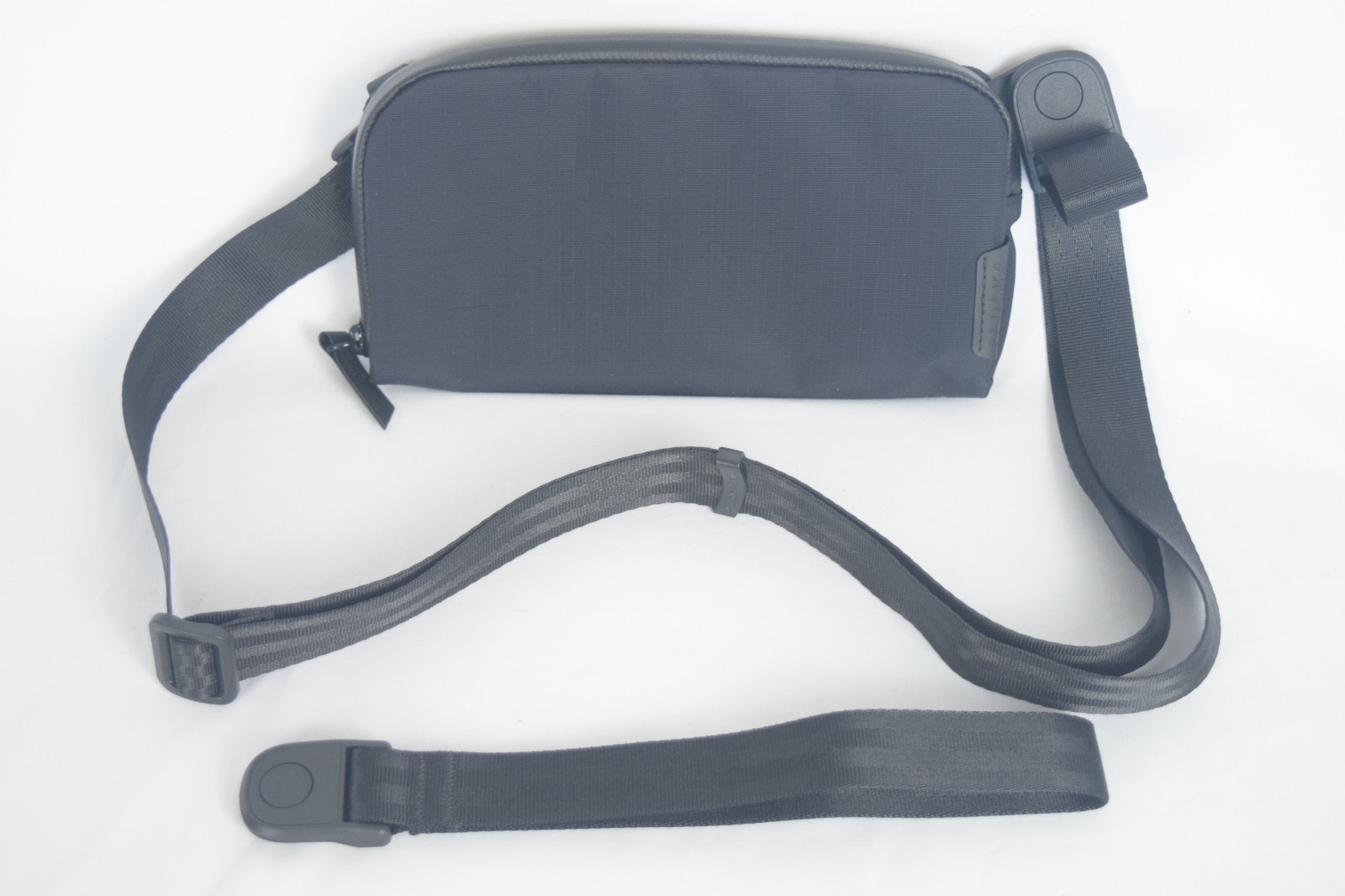 Alpaka Flight Travel Crossbody Pouch Black Axoflux 210D Clutch Carry-On NWOT