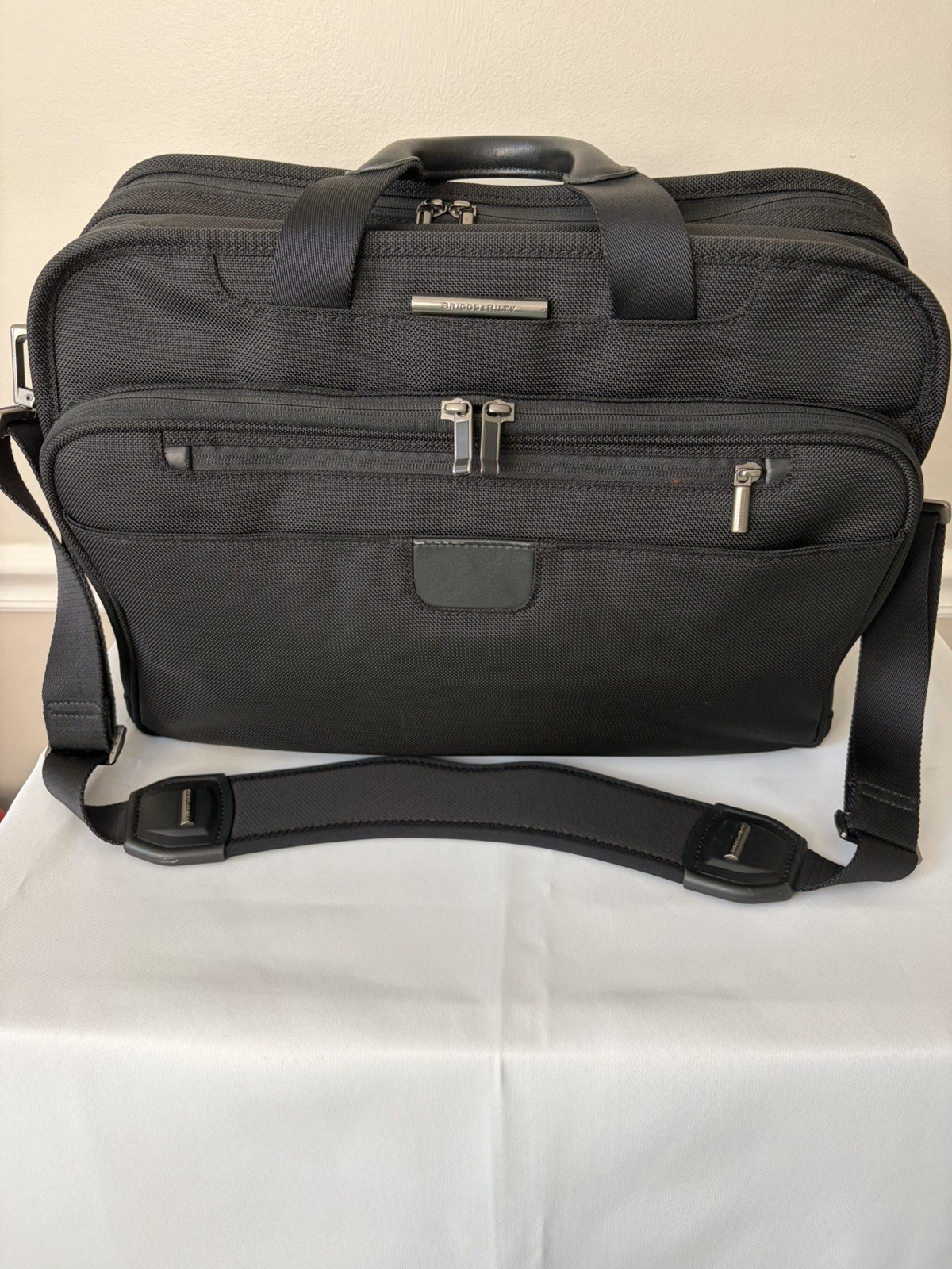 Briggs & Riley KB402X-4 @Work Expandable Briefcase Messenger Bag Black 17″ EUC