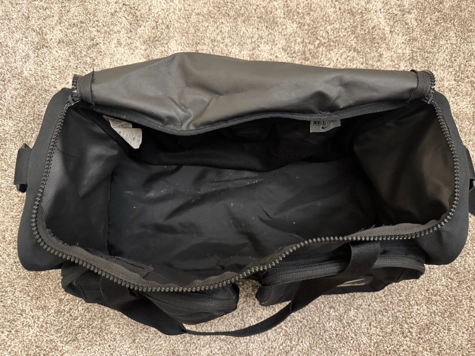 Nike Utility Power Medium Training Duffel Bag (Black, 5L) – Training Bag