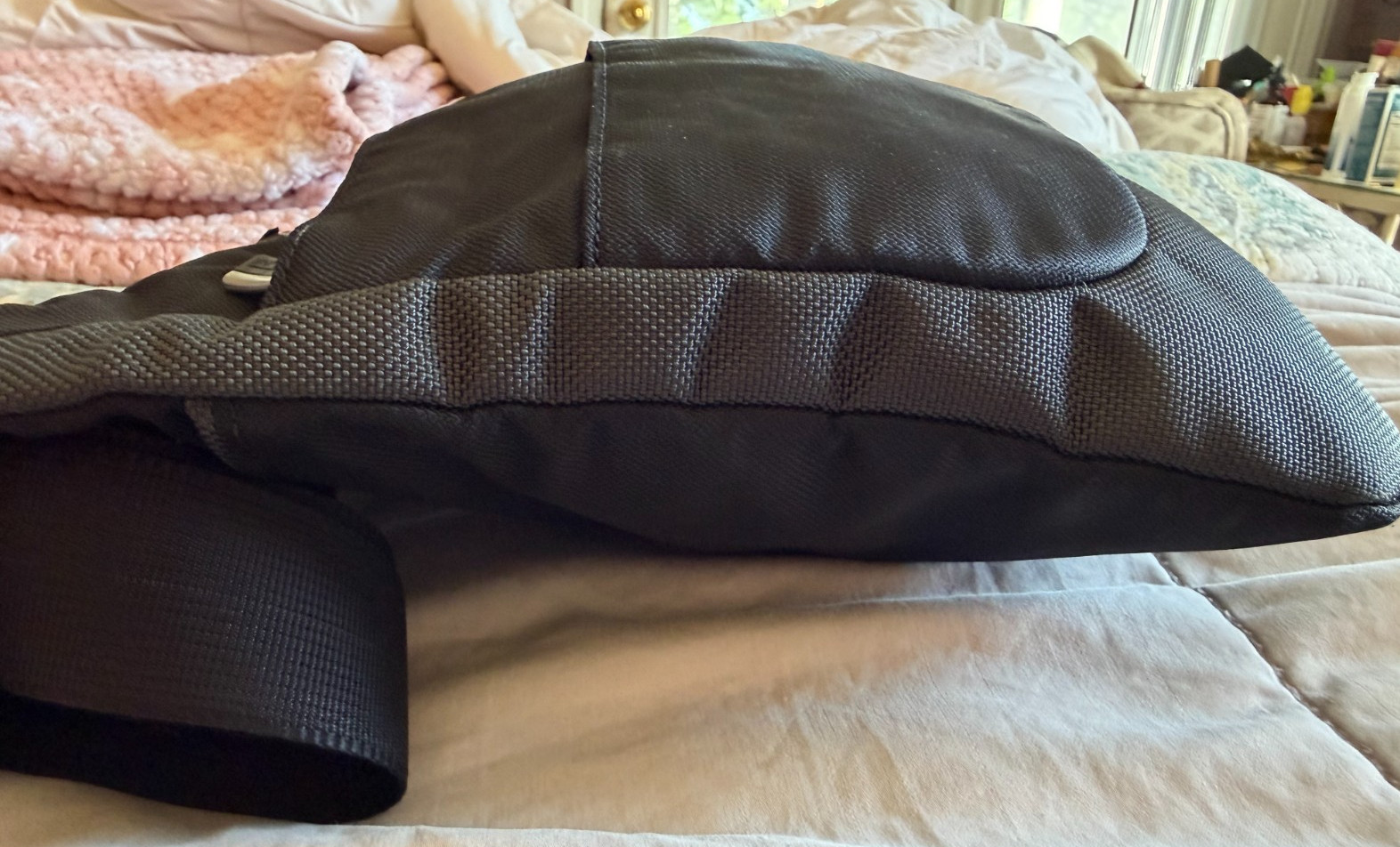 TUMI T-Tech Lightweight Nylon Flap Magnetic Closure Crossbody Shoulder Black Bag