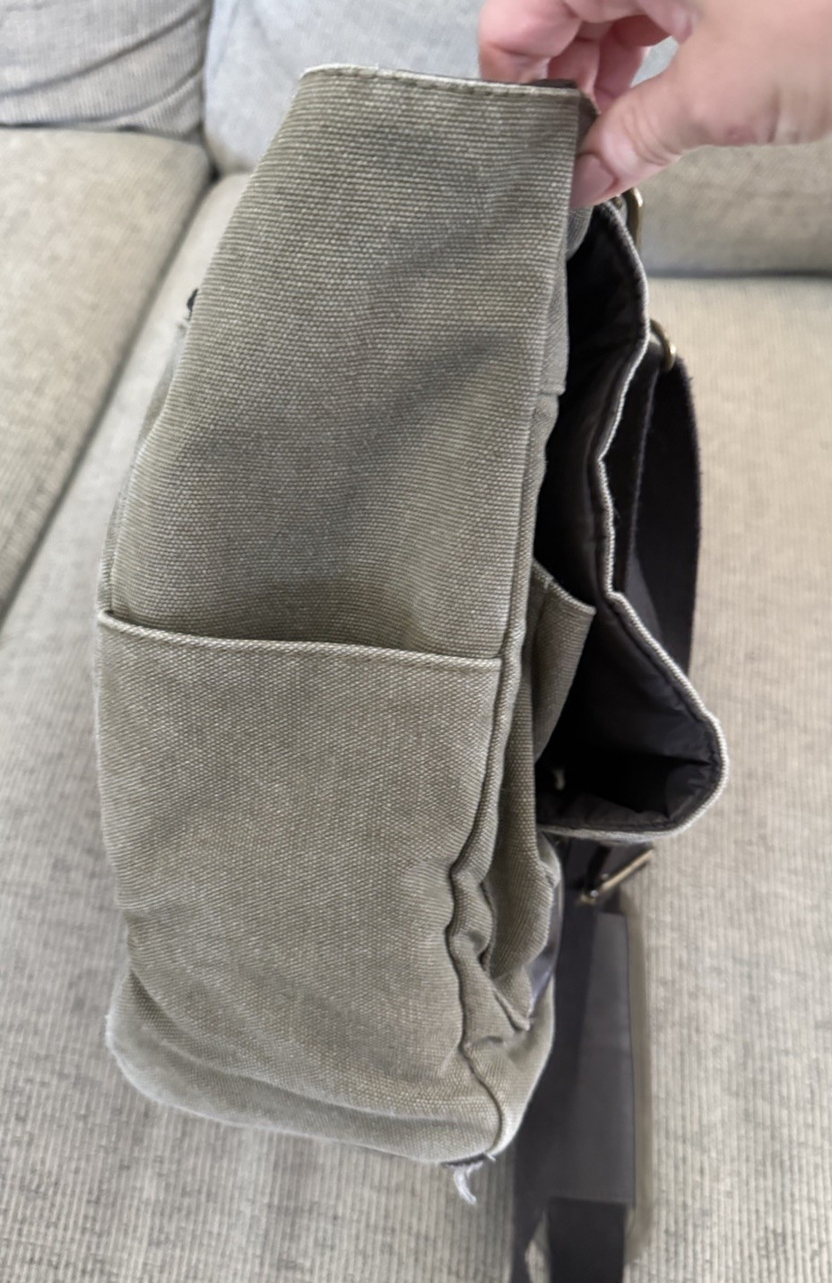 CHAPS Messenger Canvas Laptop Shoulder Bag Elmhurst Business. Green- Brown