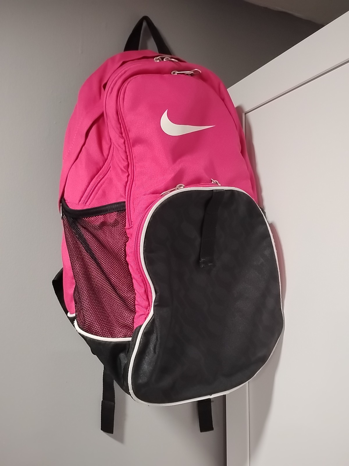 Nike Brasilia 6 XL Backpack Gym Bag Pink Black White 4 Sets Zippers