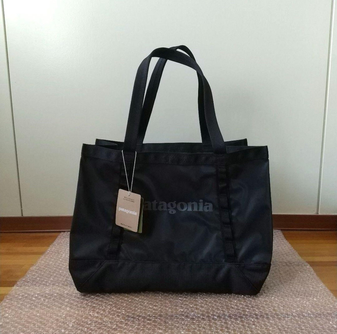 Patagonia 25L Shoulder Bag New hole gear tote BLACK 2024 49032 from Japan FedEx