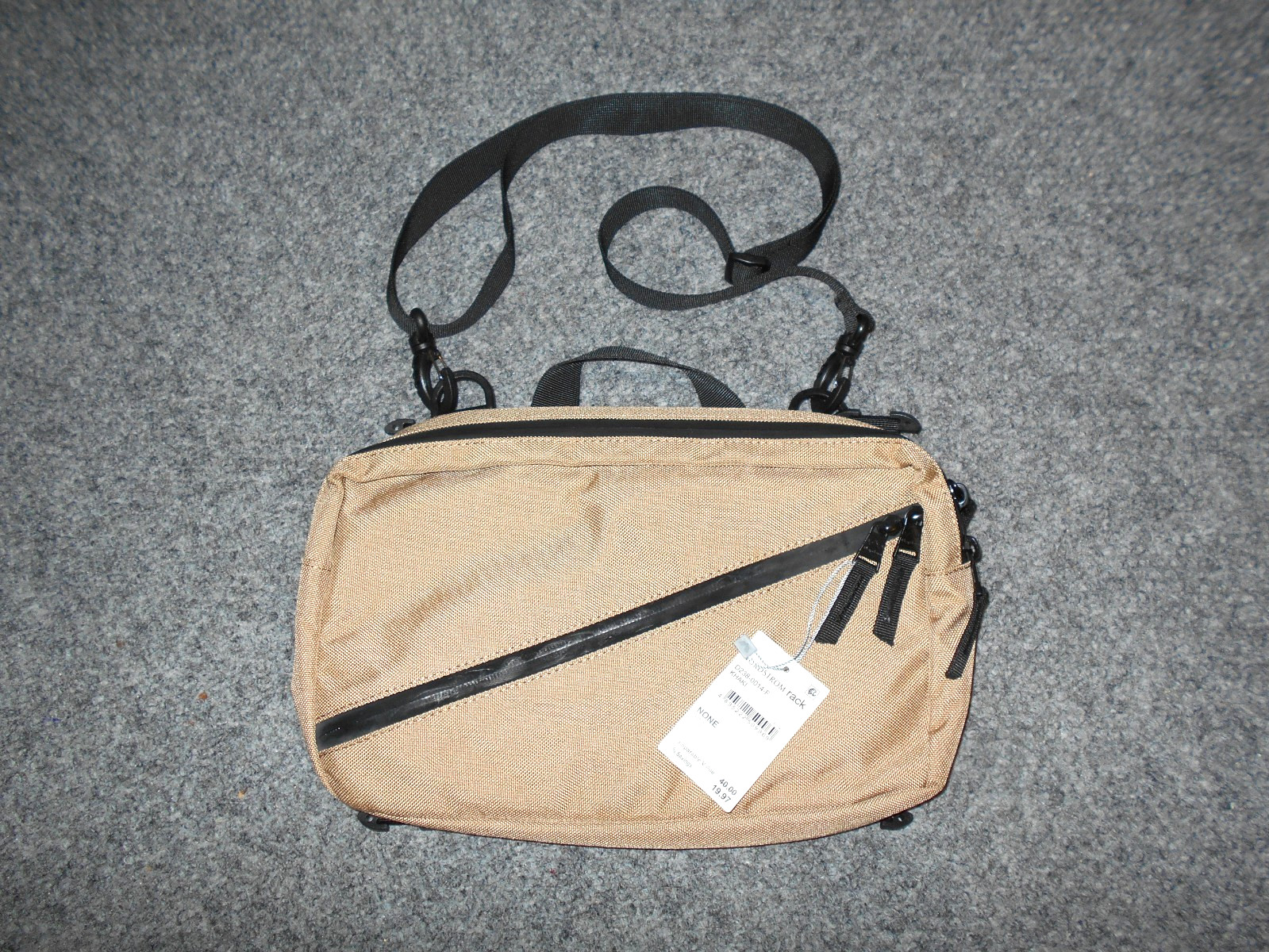 DOUGHNUT NEW! W/TAGS CORDURA FABRIC 11X7.5 KHAKI CROSSBODY UTILITY BAG
