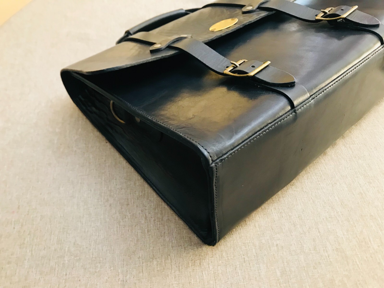JACKSON WAYNE Black Heavy Saddle Leather Briefcase / Messenger Bag – US Made