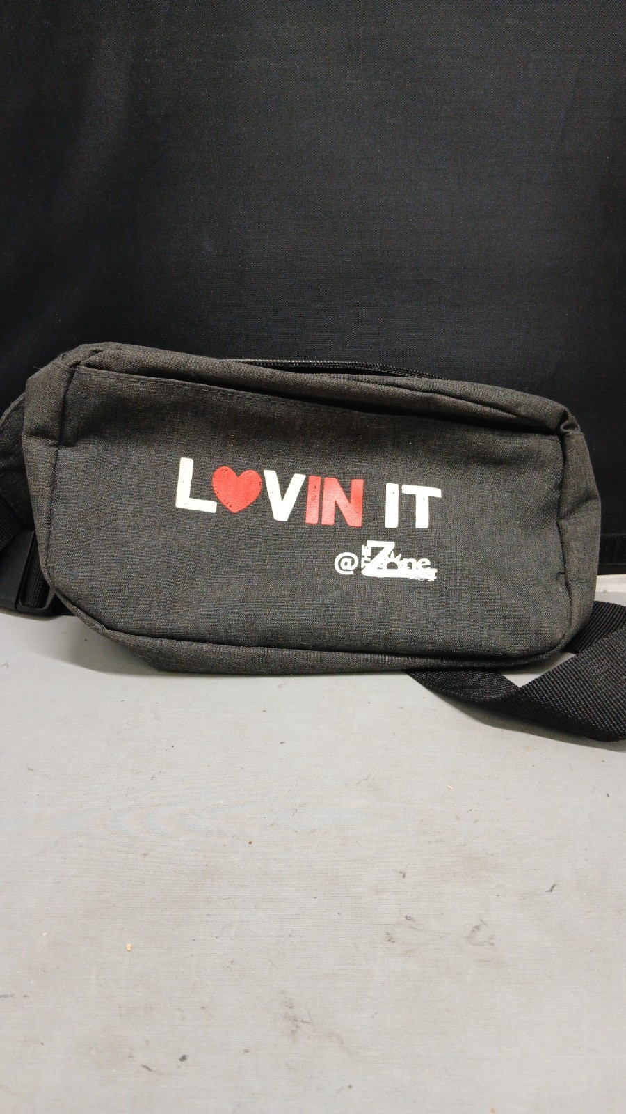 @ The Zone Mens Fanny Pack Bag Sz OSFA Black Graphic Print Waist Belt Bum Bag