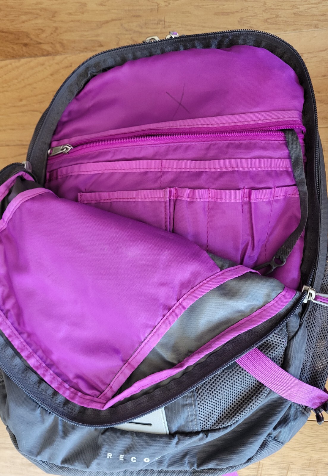 THE NORTH FACE Recon Backpack Gray Purple On Board Air Travel Daypack Hiking 30L