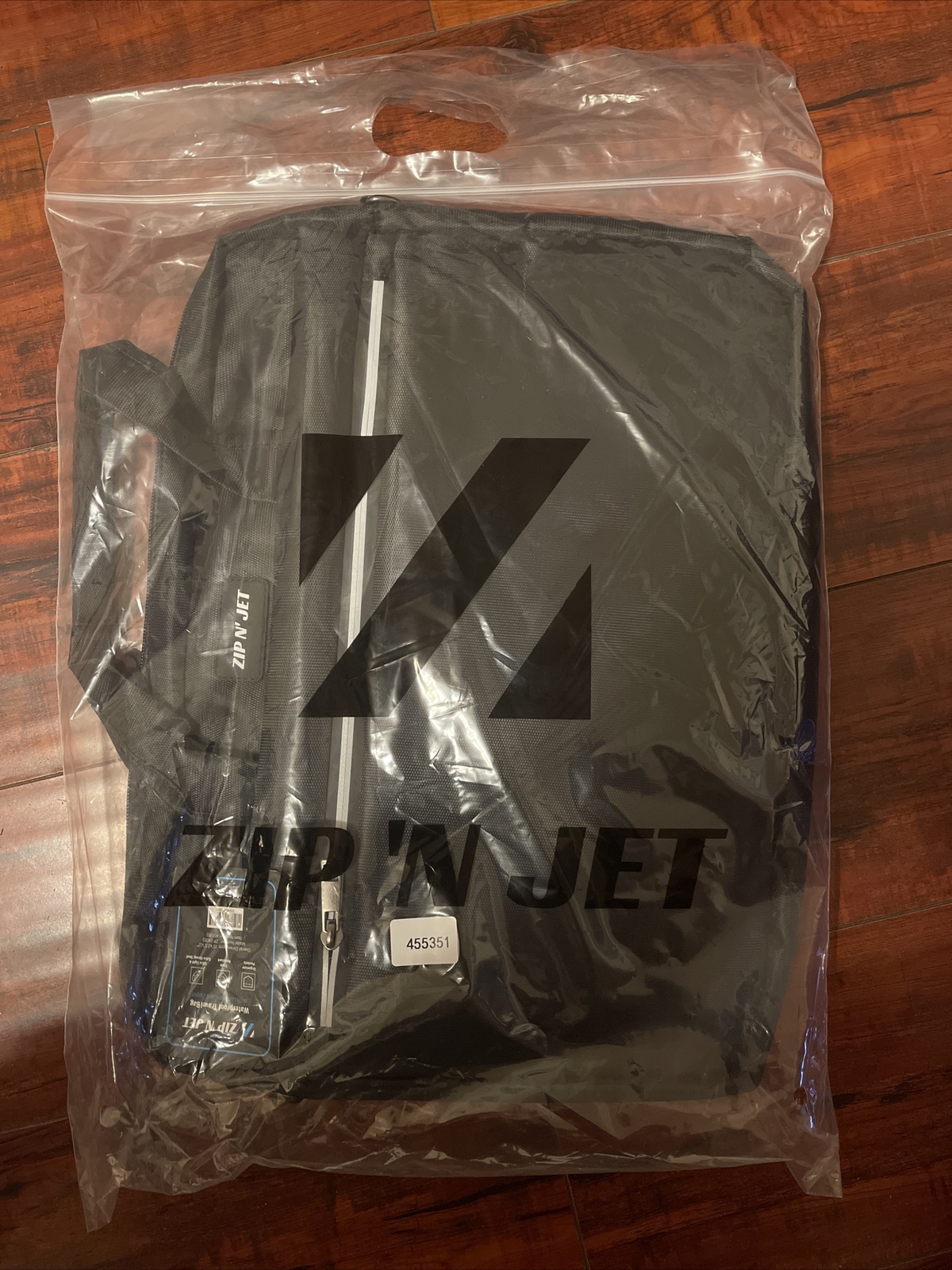 ZIP ‘N JET Waterproof Travel Bag (color:Black)￼