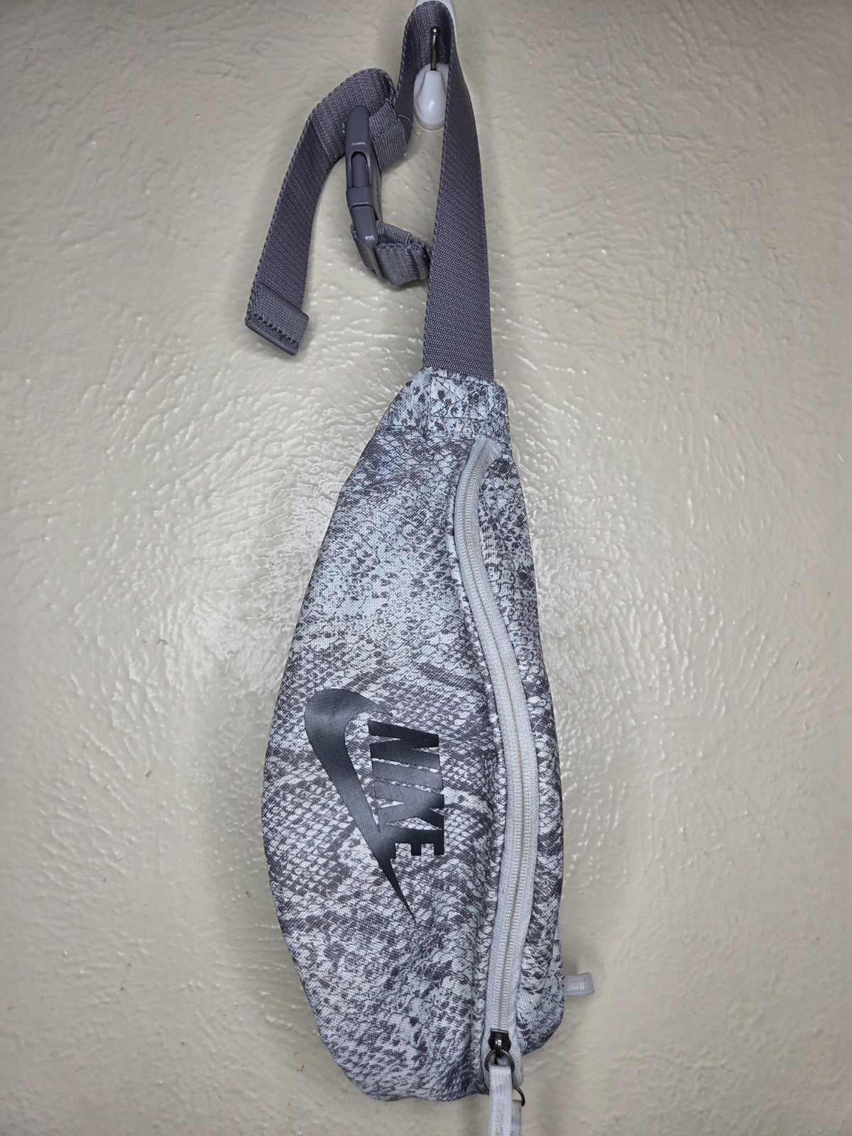 Nike Heritage Hip Pack Snake Skin Waist Bag Fanny Pack Gray Unisex Cross Belt