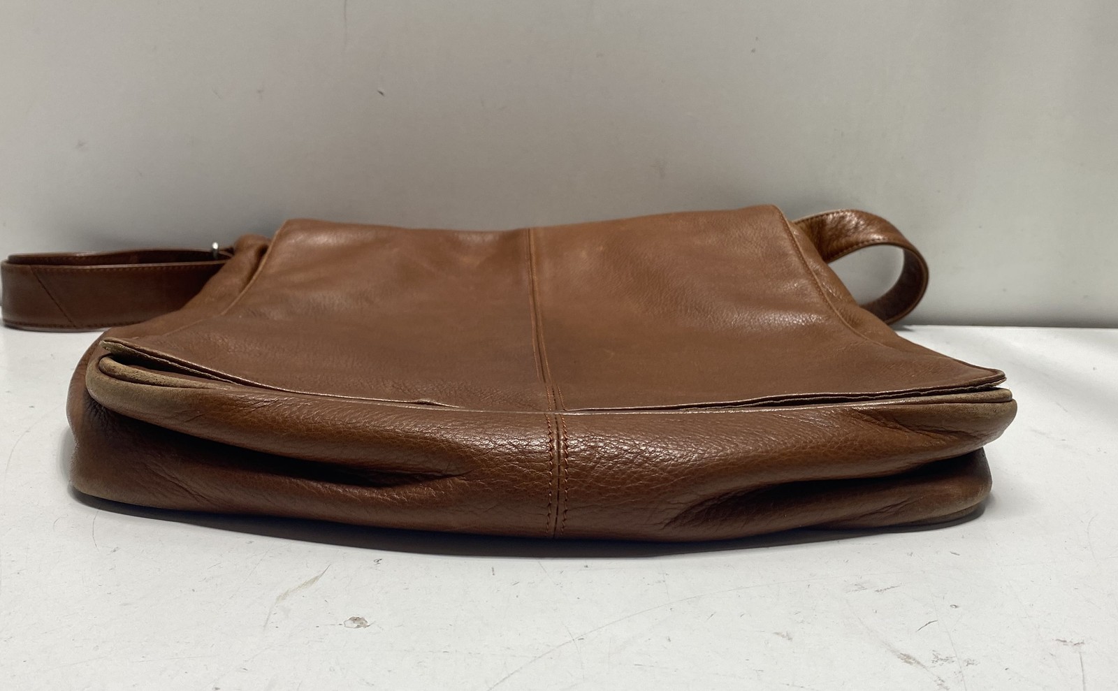 Feel The Difference Brown Pebbled Leather Crossbody Messenger Shoulder Bag