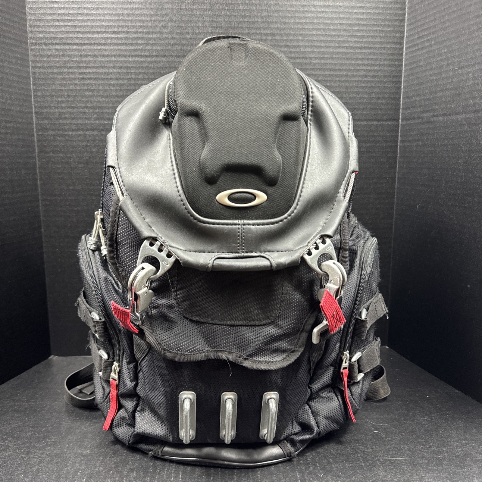 Oakley Kitchen Sink Tactical Field Gear Backpack Stealth Black Daypack, Used!