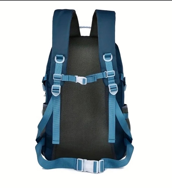 Backpack /Spacious and Lightweight Outdoor Travel Backpack with Shoe Compartment