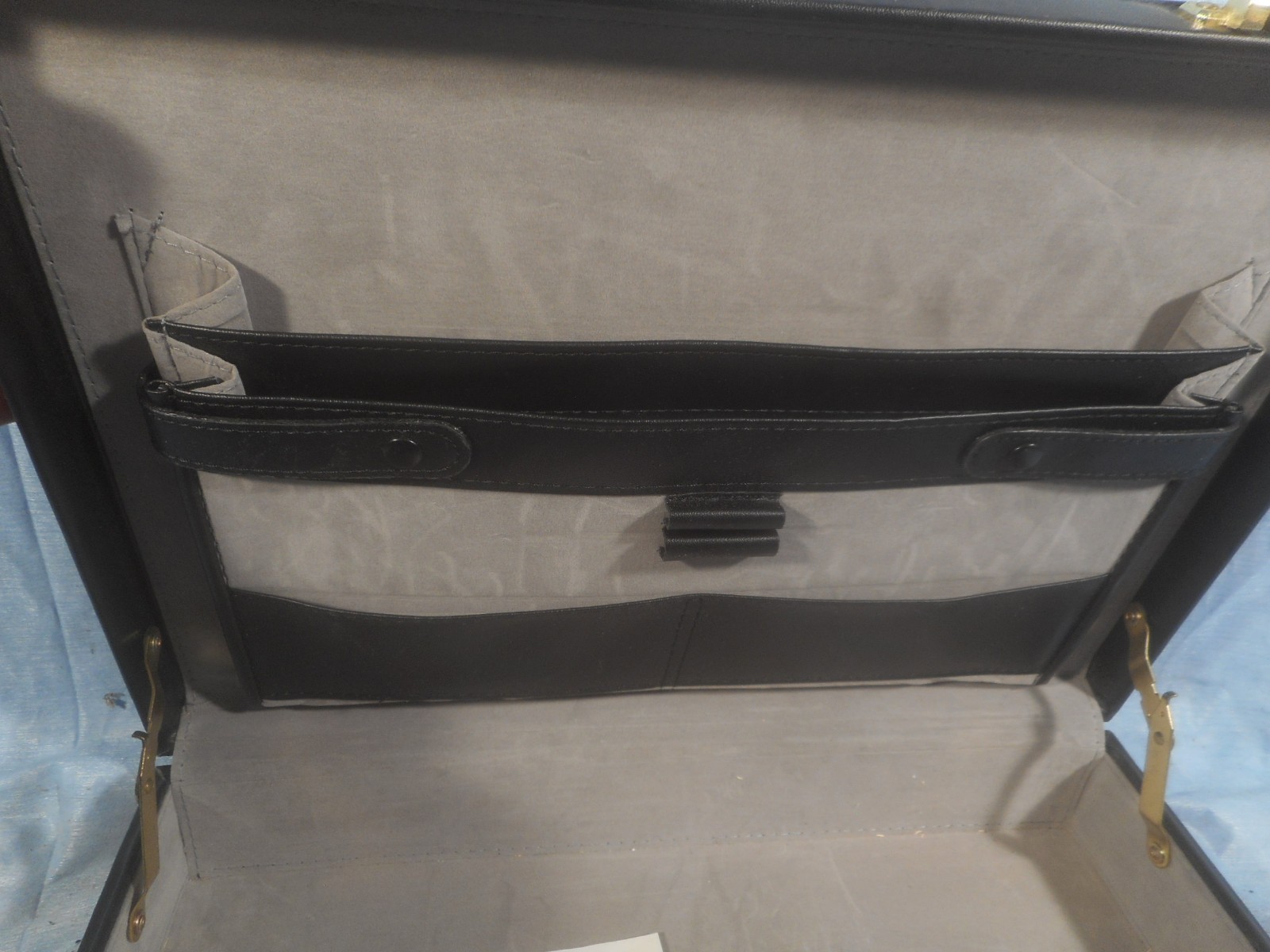 Briefcase with Combination Lock, Inner Pockets, very nice condition :)