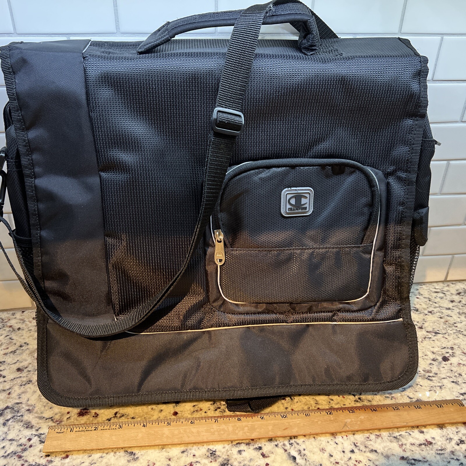 Champion Messenger Laptop Bag Carrier, School Work Black In Gear Padded – NWOT
