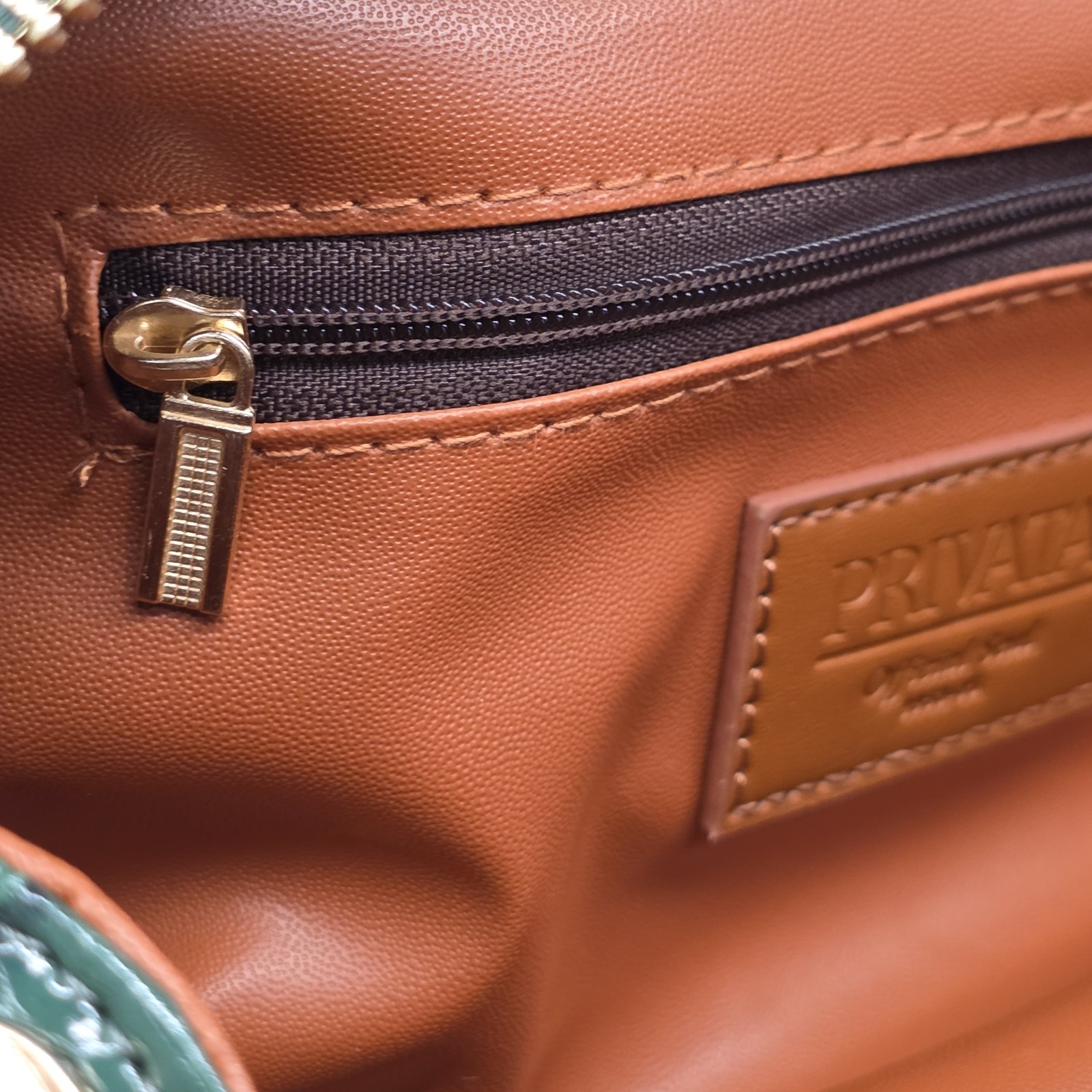 Privata MENS Toiletry Bag BRAND NEW with Cert Of Authenticy Card GREEN CROC…