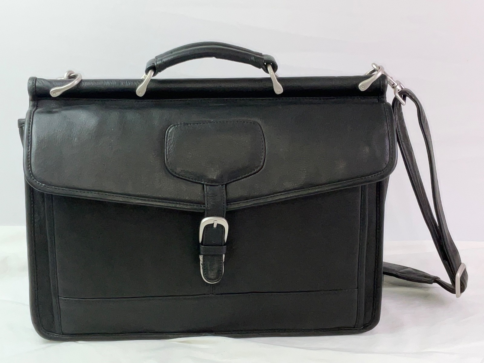 Canyon Outback Leather Black Laptop Briefcase 17.5”x12”x5” Unisex Shoulder Bag