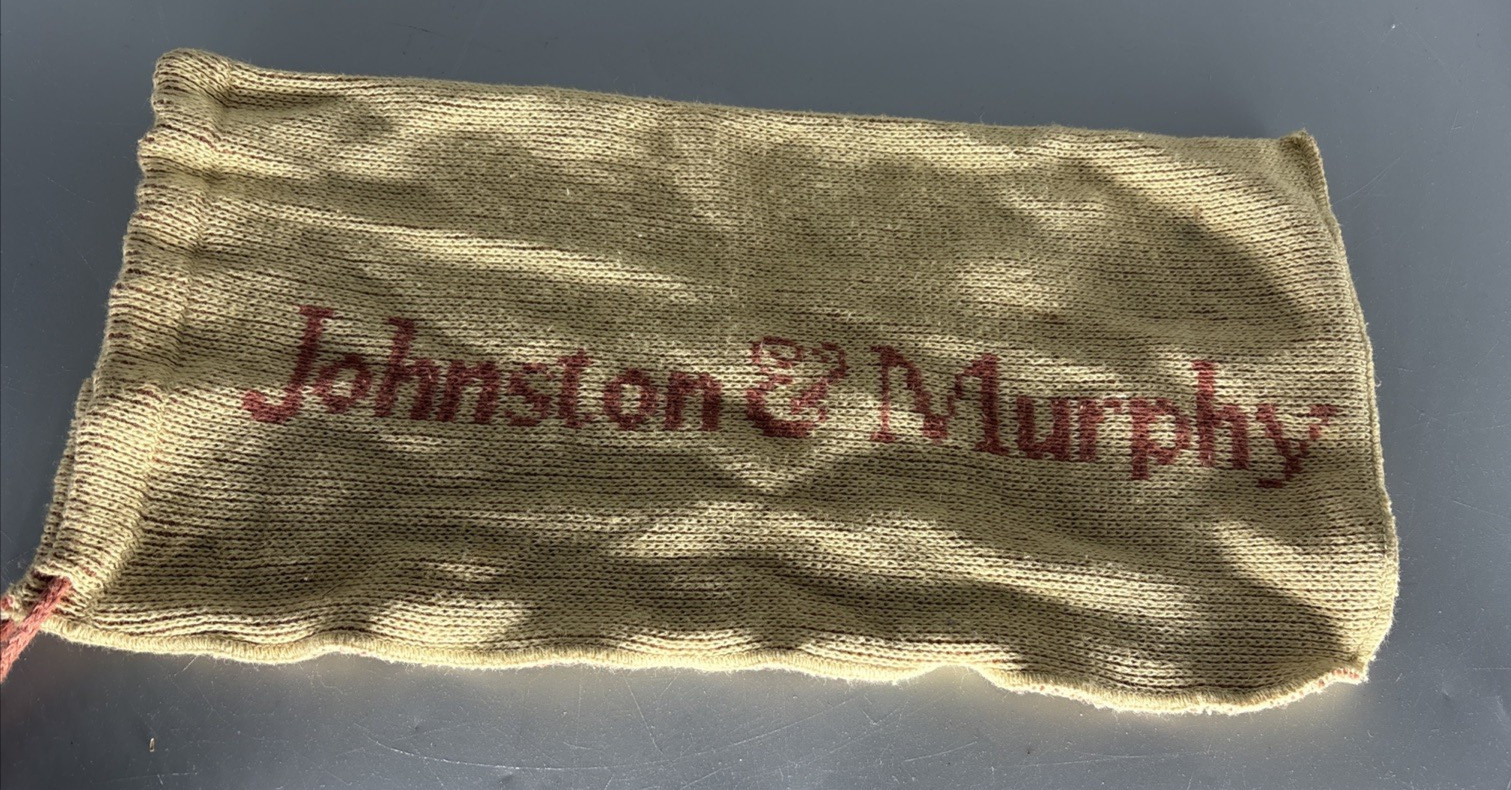 Vintage Johnston and Murphy 13″ x 6″ Tan Knit Shoe bag