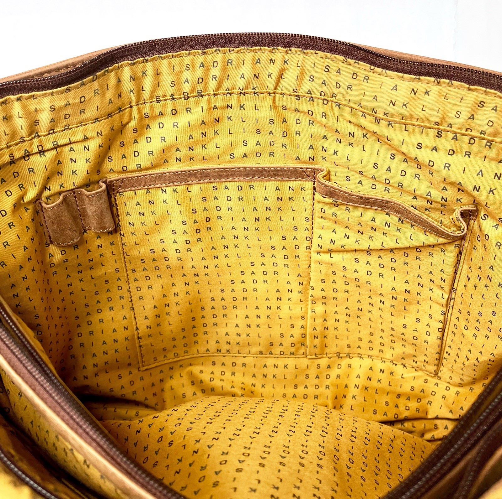 【EUC!】Adrian Klis ❖ Bison Leather Messenger Bag 🇨🇦Handcrafted in Canada -Brown