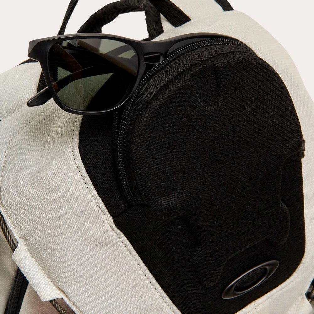 NEW Oakley Kitchen Sink Backpack 21L Bag Mist NWT FOS90147768S No Tariffs In US