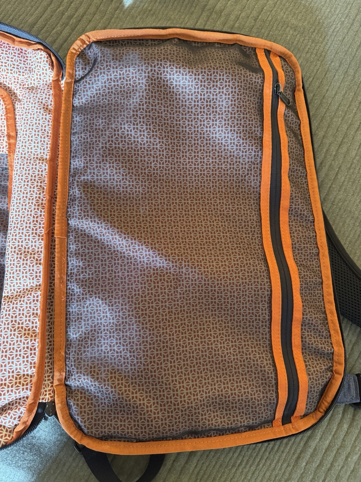 Knack Series 1 Medium Expandable Backpack Blue/Gray – Wharton UPenn – Very Rare