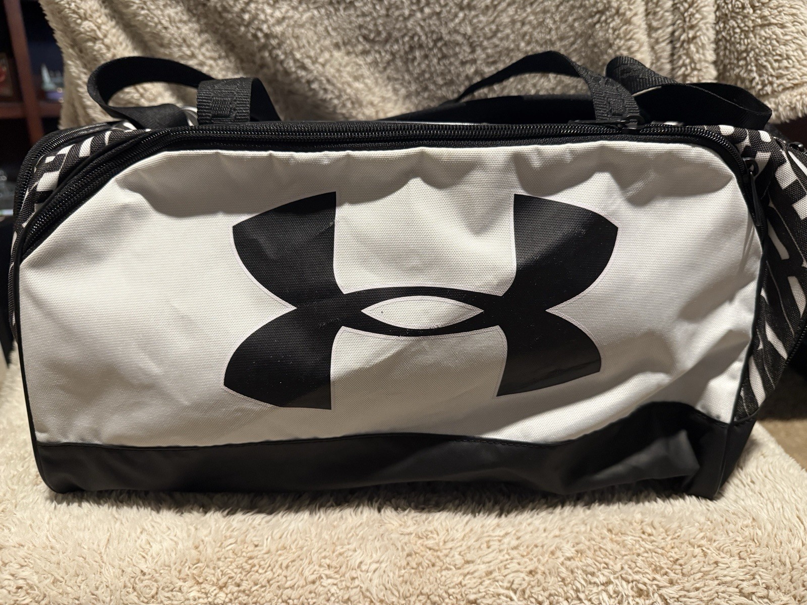 Under Armour Black & White Duffle Bag 17 in x 8.25 in x 10 in