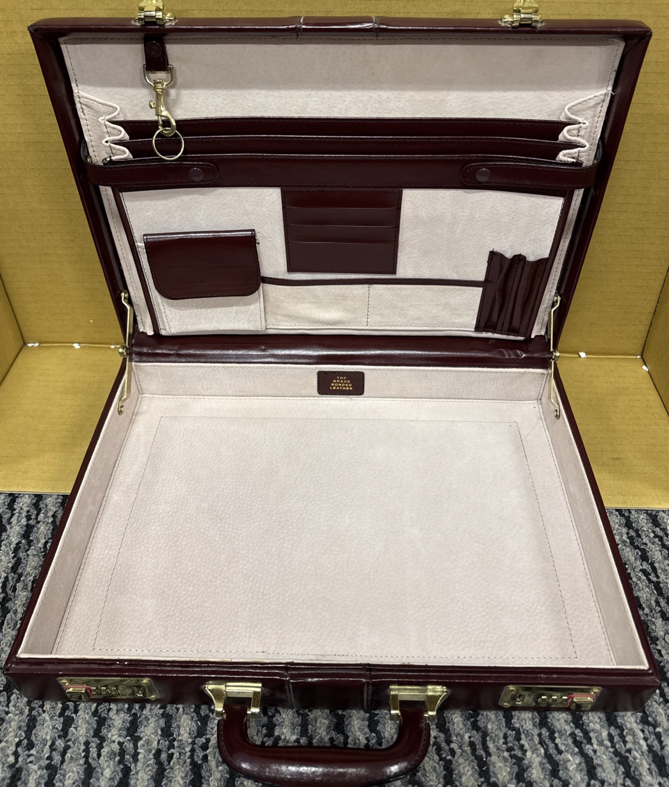 UNBRANDED Burgundy Top Grade BONDED LEATHER BRIEFCASE Dual Lock