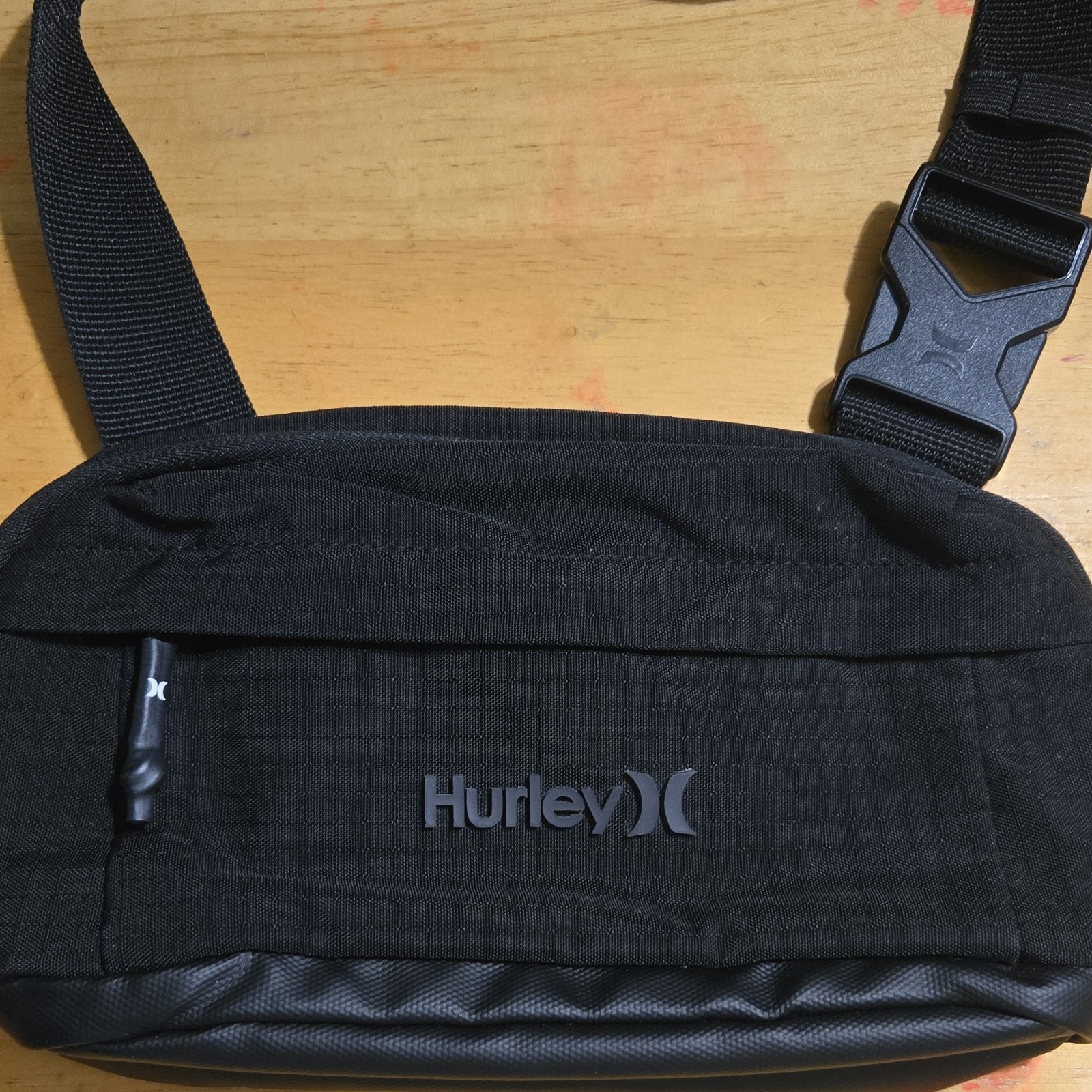 Hurley Black Crossbody Bag Adjustable Strap Inner Pockets Casual Travel