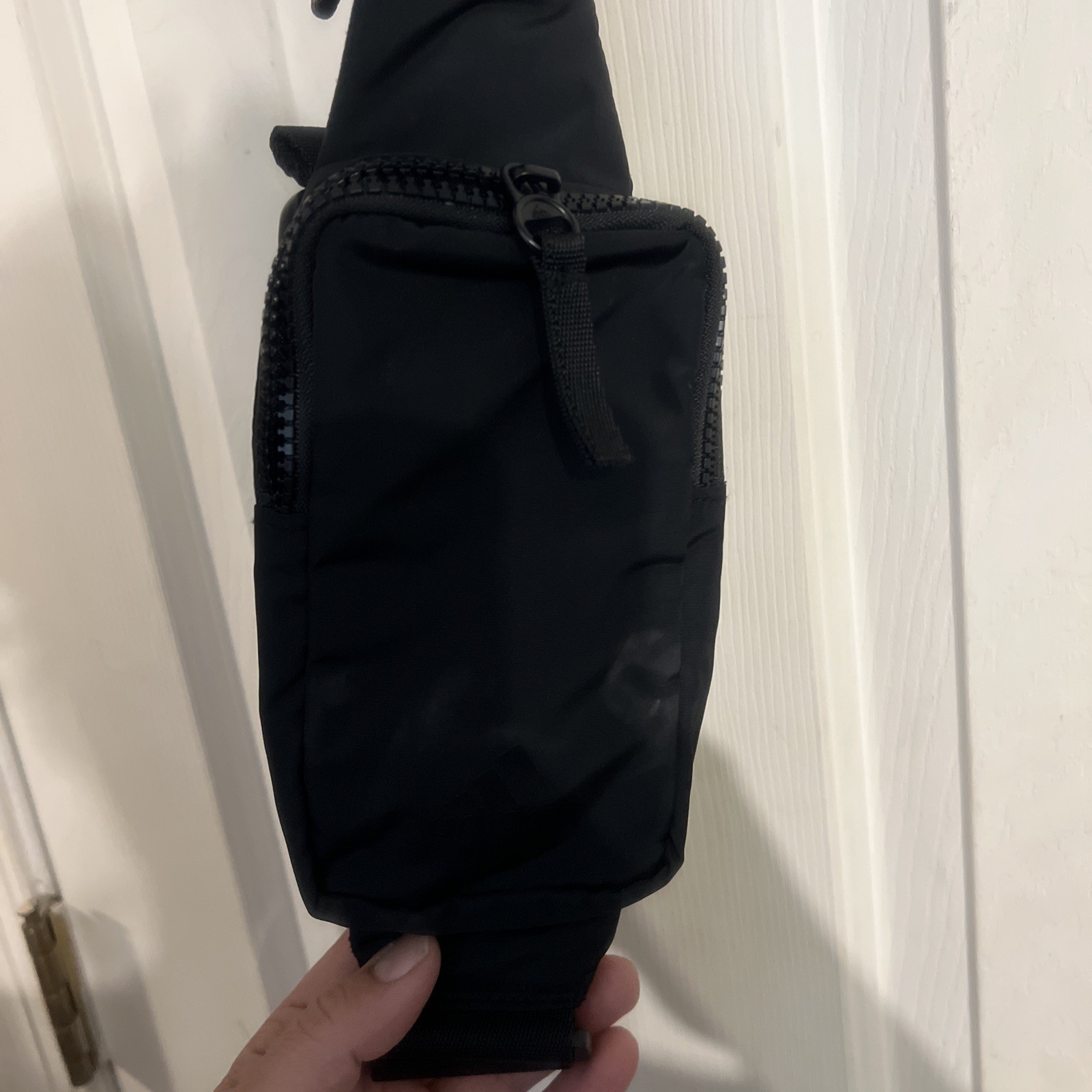 adidas Essentials 2 Small Crossbody (5L) Black Sling Bag EUC