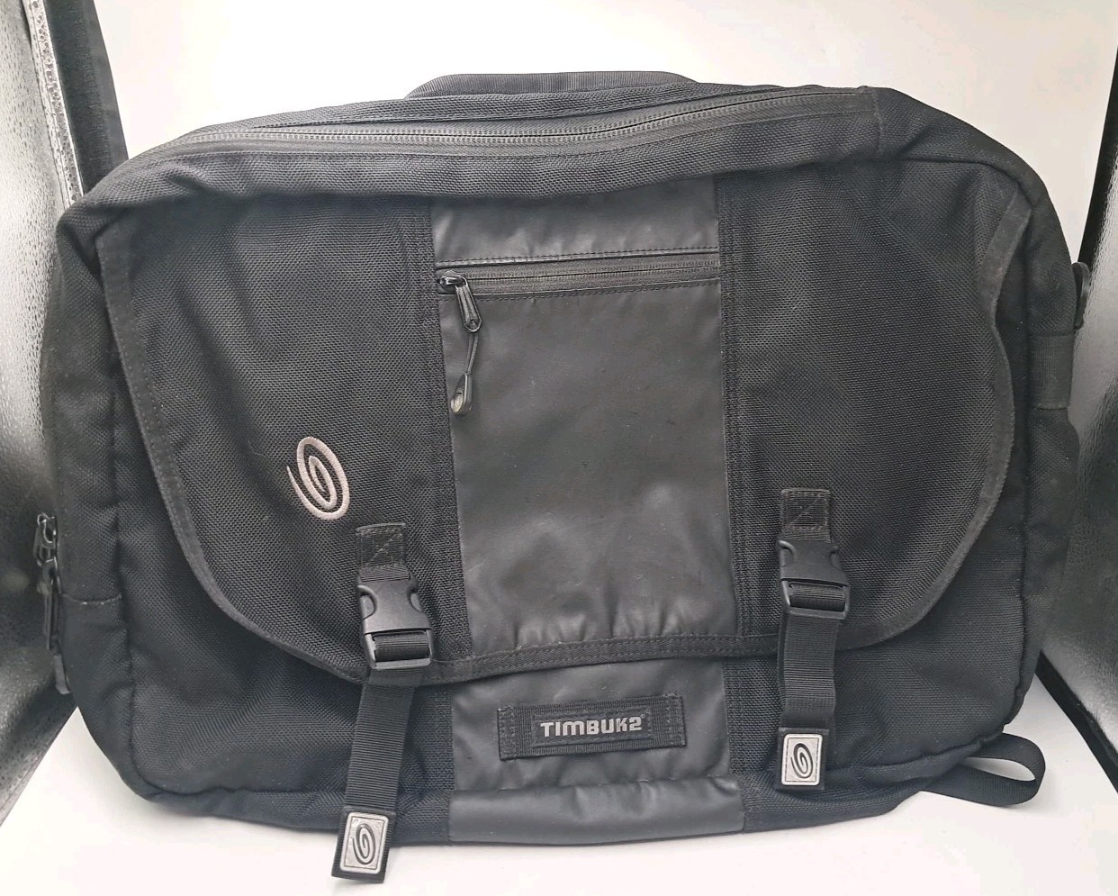 Timbuk2 Messenger Bag Black Laptop Shoulder Backpack Luggage Large Nylon Commute