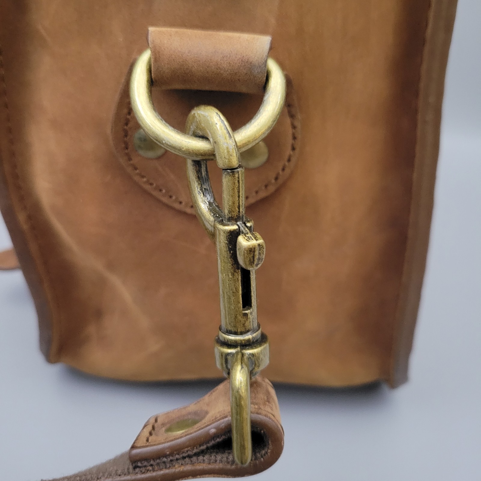 Vintage Duluth Trading Leather Bashful Billionaires Briefcase Messenger Bag