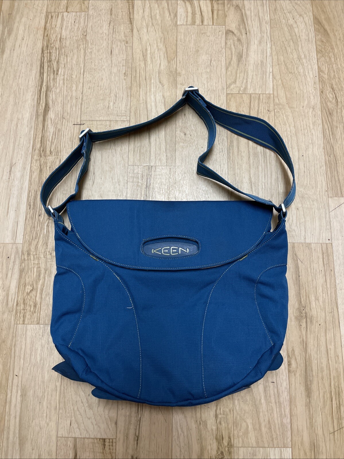 Keen Hybrid Transport Messenger Bag Blue Crossbody Shoulder Ripstop Rubber Bag