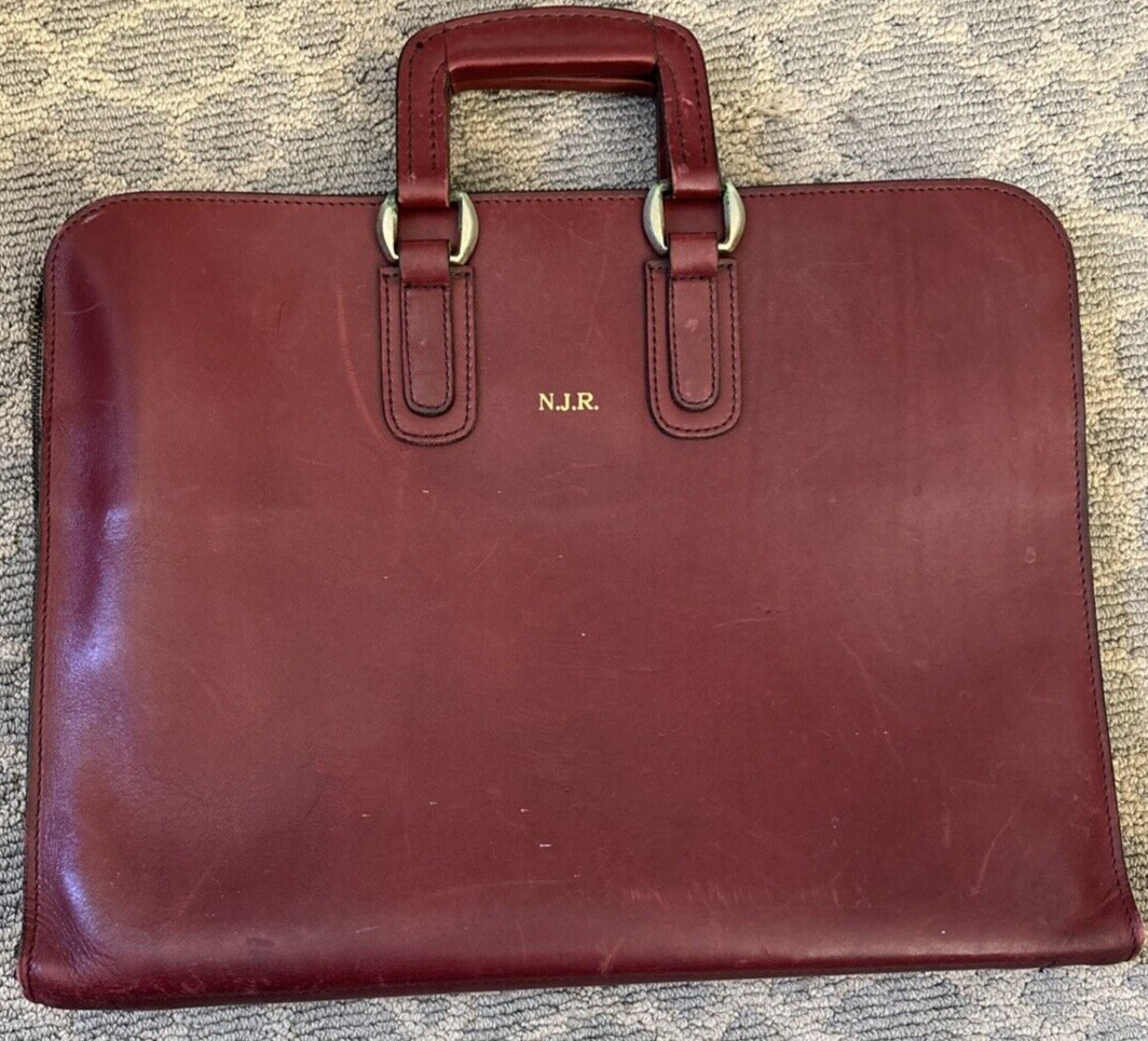 Vintage Schlesinger Approx 17″ CA Saddle Leather Briefcase Zip Folio