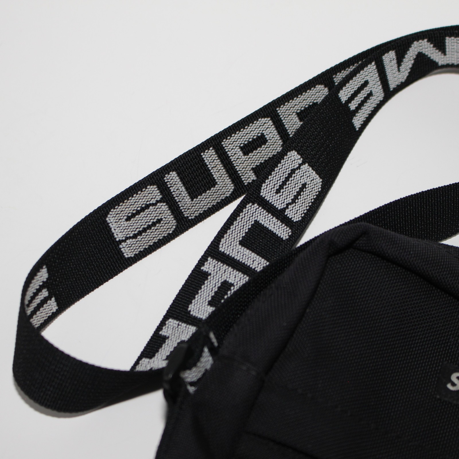 Supreme SS18 Shoulder Bag Black – 100% Authentic – Side Bag