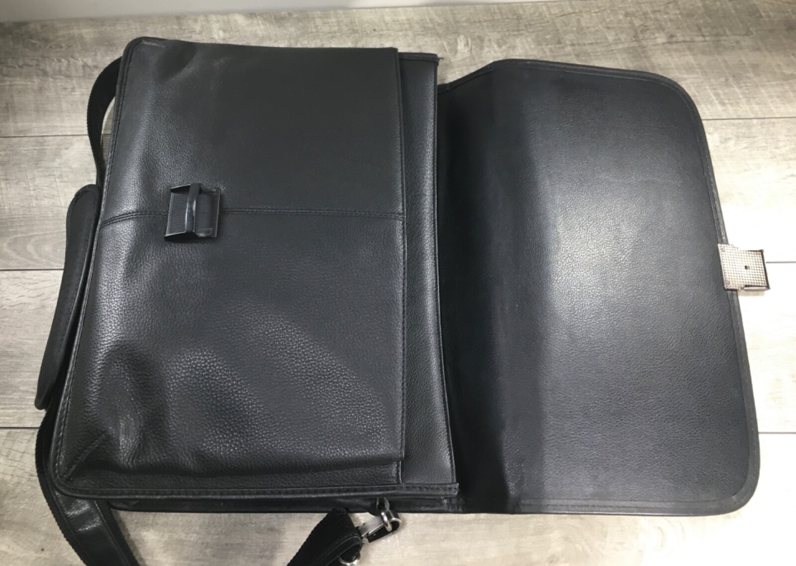 Samsonite Leather Briefcase Business Laptop Computer Black Shoulder Flapover Bag