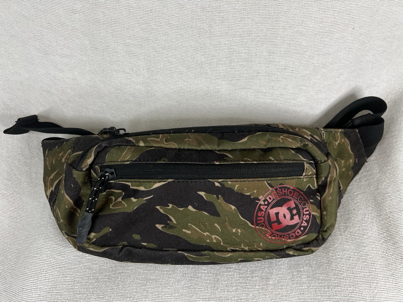 DC Shoes CO Fanny Waist Hip Pack camouflage Adjustable For The Backcountry.