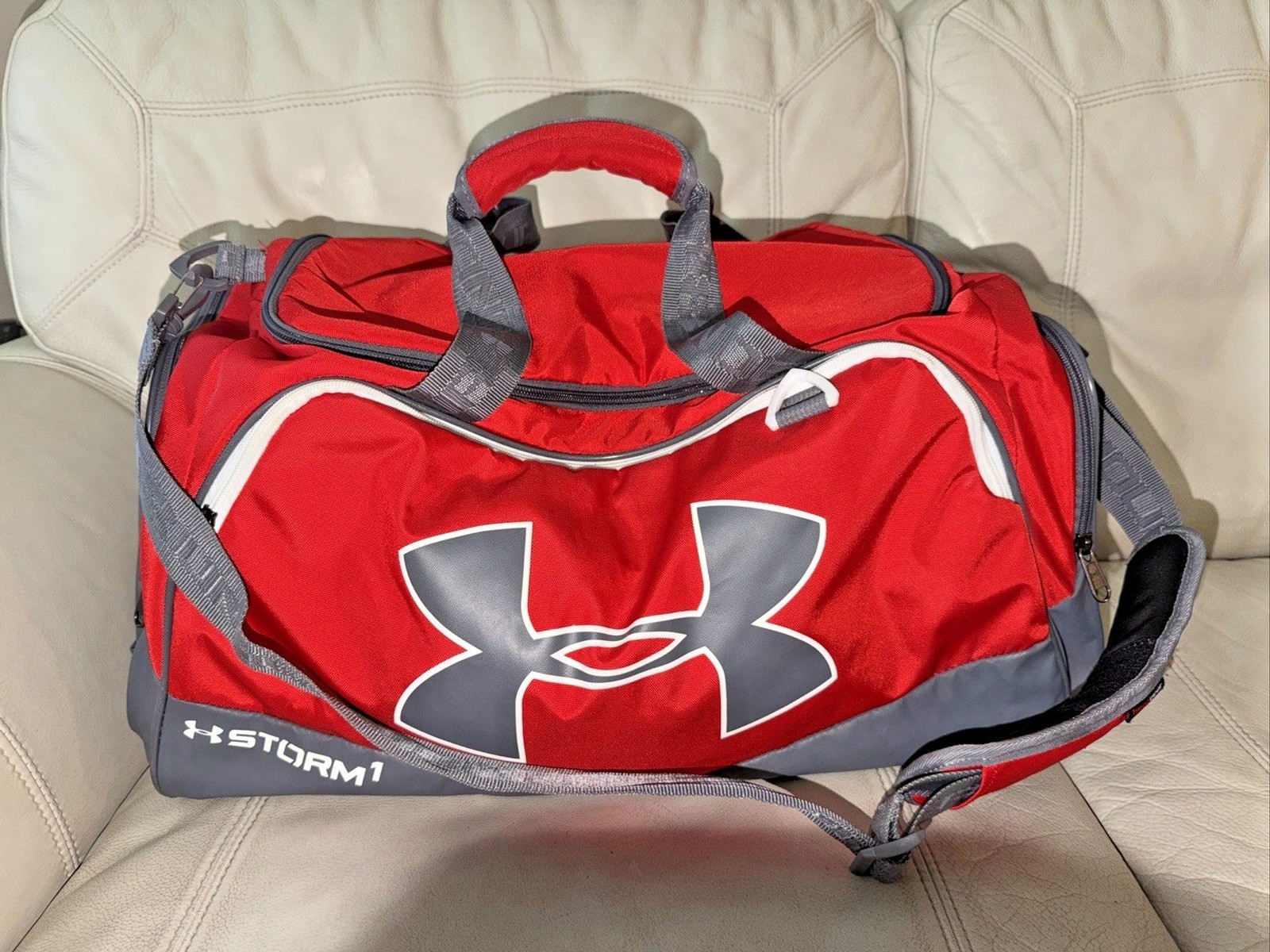 Under Armour Storm 1 UA Duffle Gym Bag Red Gray White w/ Shoulder Strap