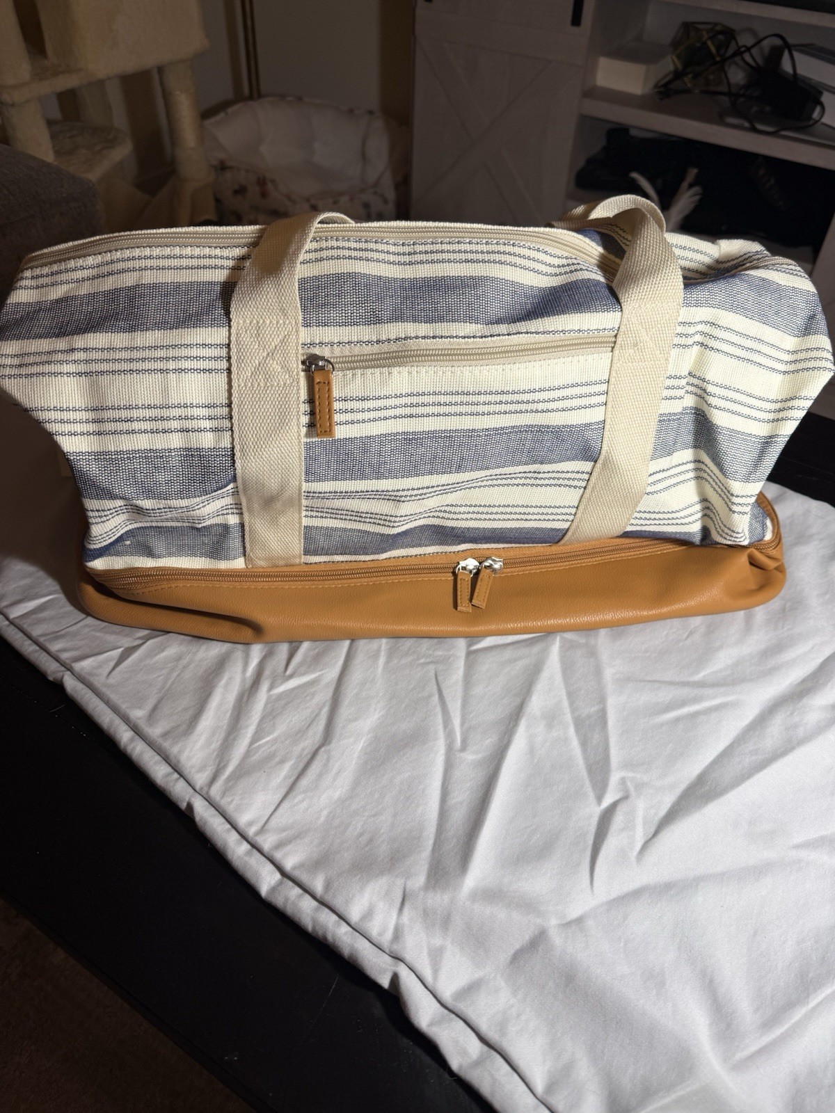 DSW Striped Weekender Duffle Bag Beige Blue Brown Adjustable Strap Outer Pockets