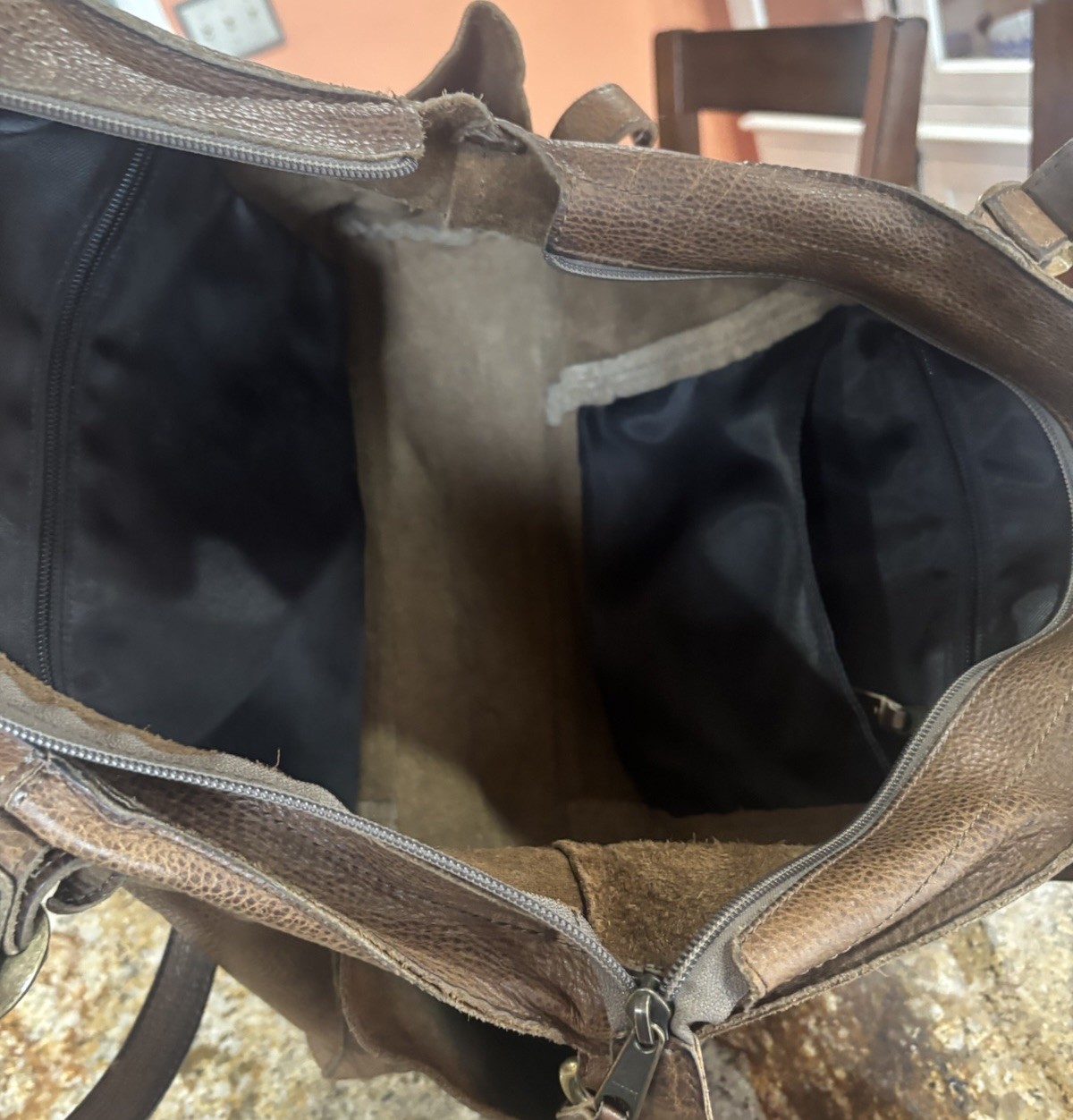 DULUTH TRADING Co. Large Brown Leather Sling Crossbody Shoulder Travel Bag