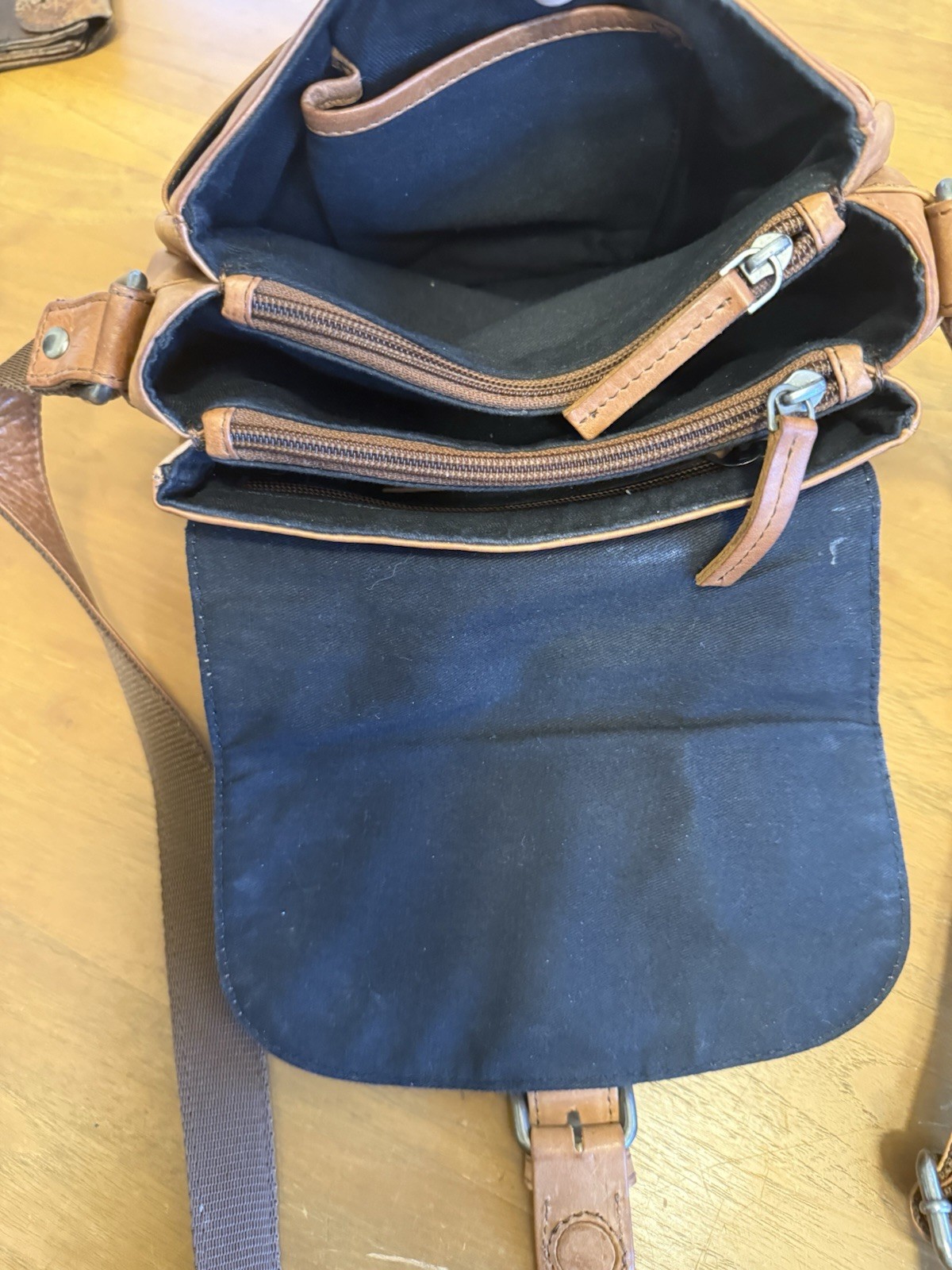 Harbour 2nd Distressed Worn Leather Crossbody Messenger Small Purse Bag