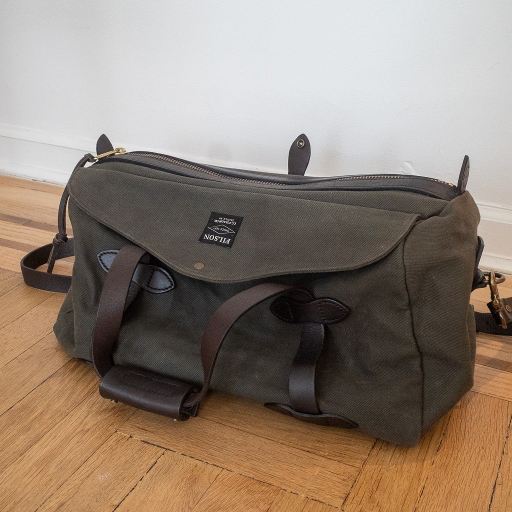 Filson Small Rugged Twill Duffle Bag Otter Green Brown Bridle Leather Straps