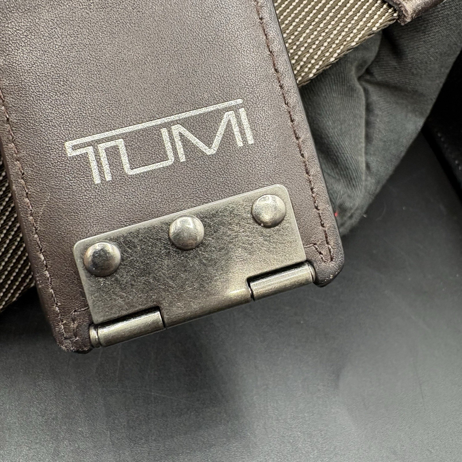 Tumi Alpha Bravo Everett Essential Tote Duffle Carry Bag Gray Brown 22640ATH2